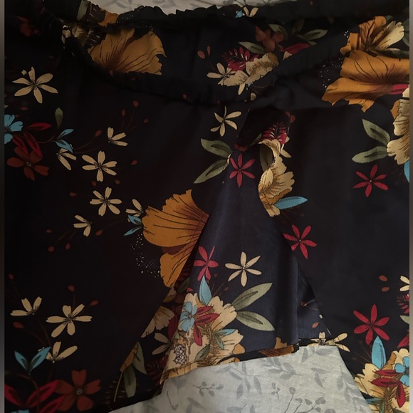 Shirt - Yoins (your inspiration) - XL (US 14) - Picture 3 of 6